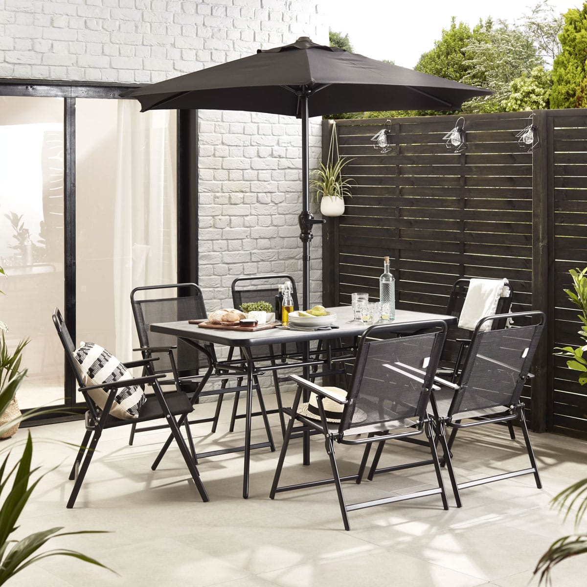 set8piese Set mobilier gradina 8 piese, 1 masa, 1 umbrela si 6 scaune