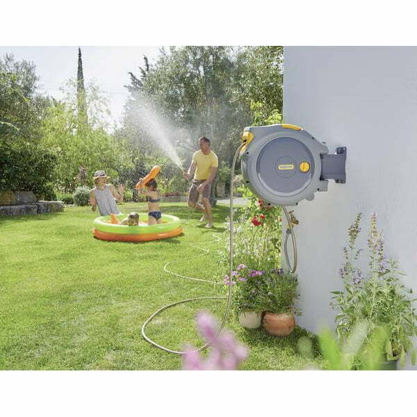 Tambur cu derulator automat de furtun cu montare pe perete, Hozelock, Plastic, 30 m, Gri Tambur cu derulator automat de furtun cu montare pe perete, Hozelock, Plastic, 30 m, Gri