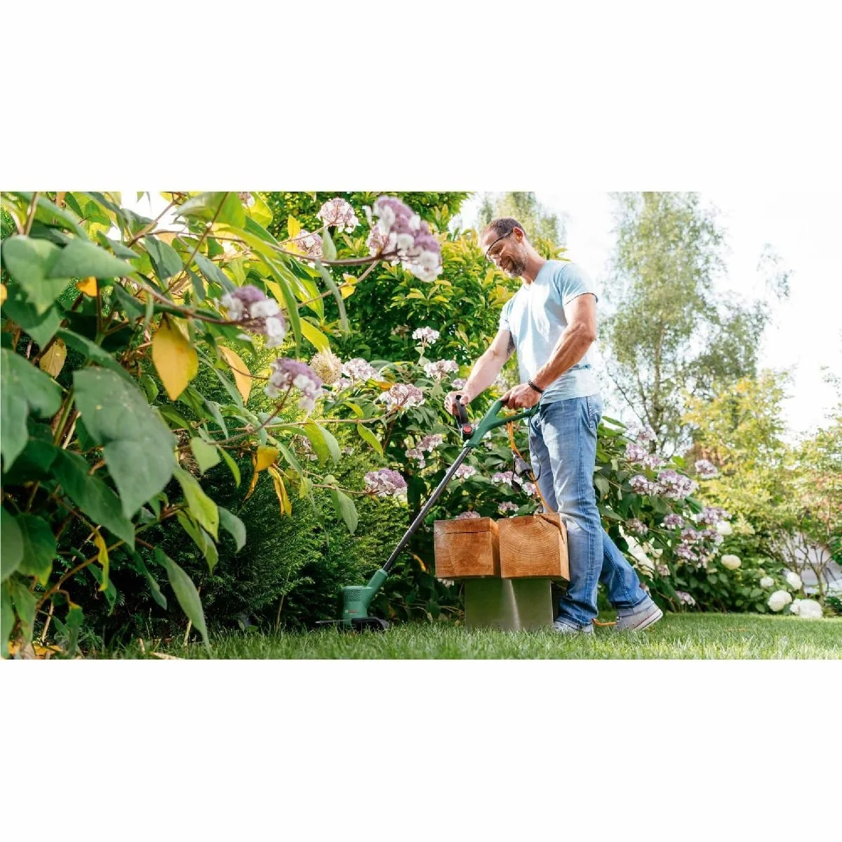 easygrass3 Trimmer electric Bosch EasyGrassCut 26, putere 280 W, 26 cm