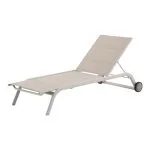 Sezlong de gradina si terasa, bej, aluminiu si PVC, cu roti, 194 x 78.5 x 32 cm
