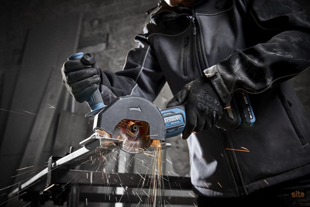 3663602476726-fierastrau-mini-18-v-fara-cablu-erbauer-emcs18-li-2547.jpg Fierastrau circular, 18 V, 12000 rpm, pe acumulator • Erbauer