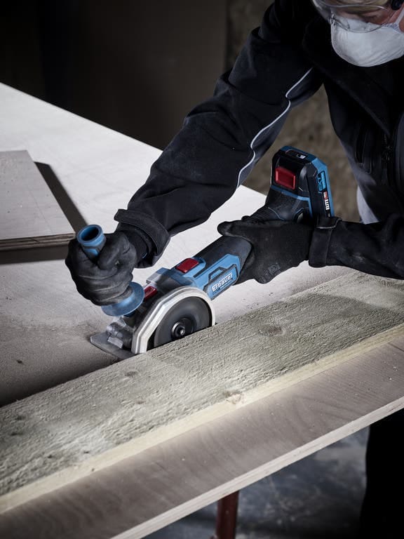 3663602476726-fierastrau-mini-18-v-fara-cablu-erbauer-emcs18-li-5826.jpg Fierastrau circular, 18 V, 12000 rpm, pe acumulator • Erbauer