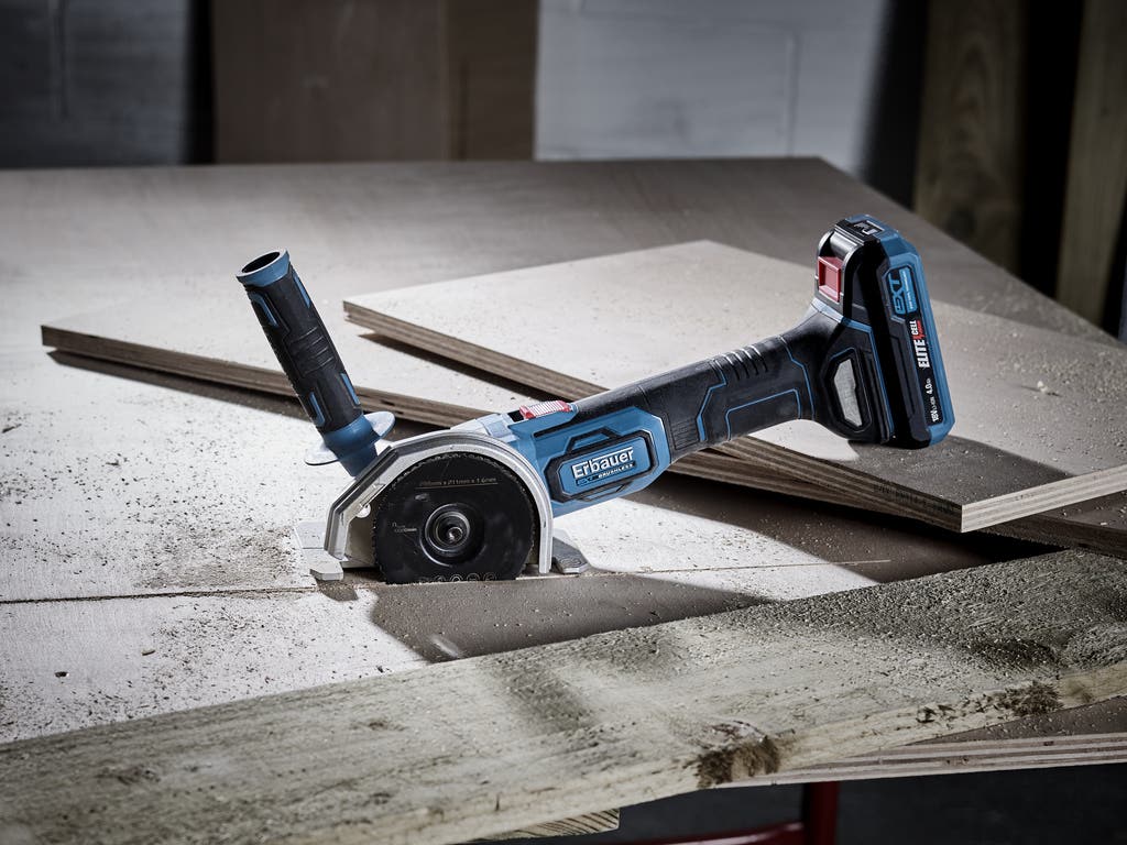 3663602476726-fierastrau-mini-18-v-fara-cablu-erbauer-emcs18-li-9110.jpg Fierastrau circular, 18 V, 12000 rpm, pe acumulator • Erbauer