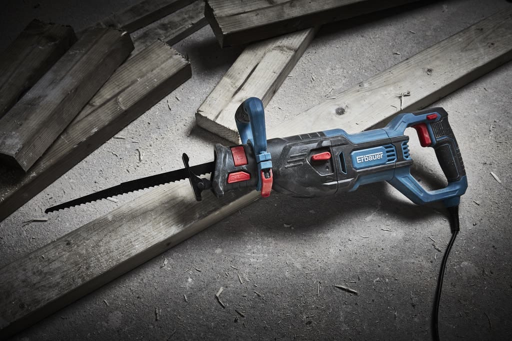 3663602796213-fierastrau-sabie-erbauer-1100-w-2900-rpm-8577.jpg Fierastrau sabie, 1100 W, 2900 spm, cu fir • Erbauer