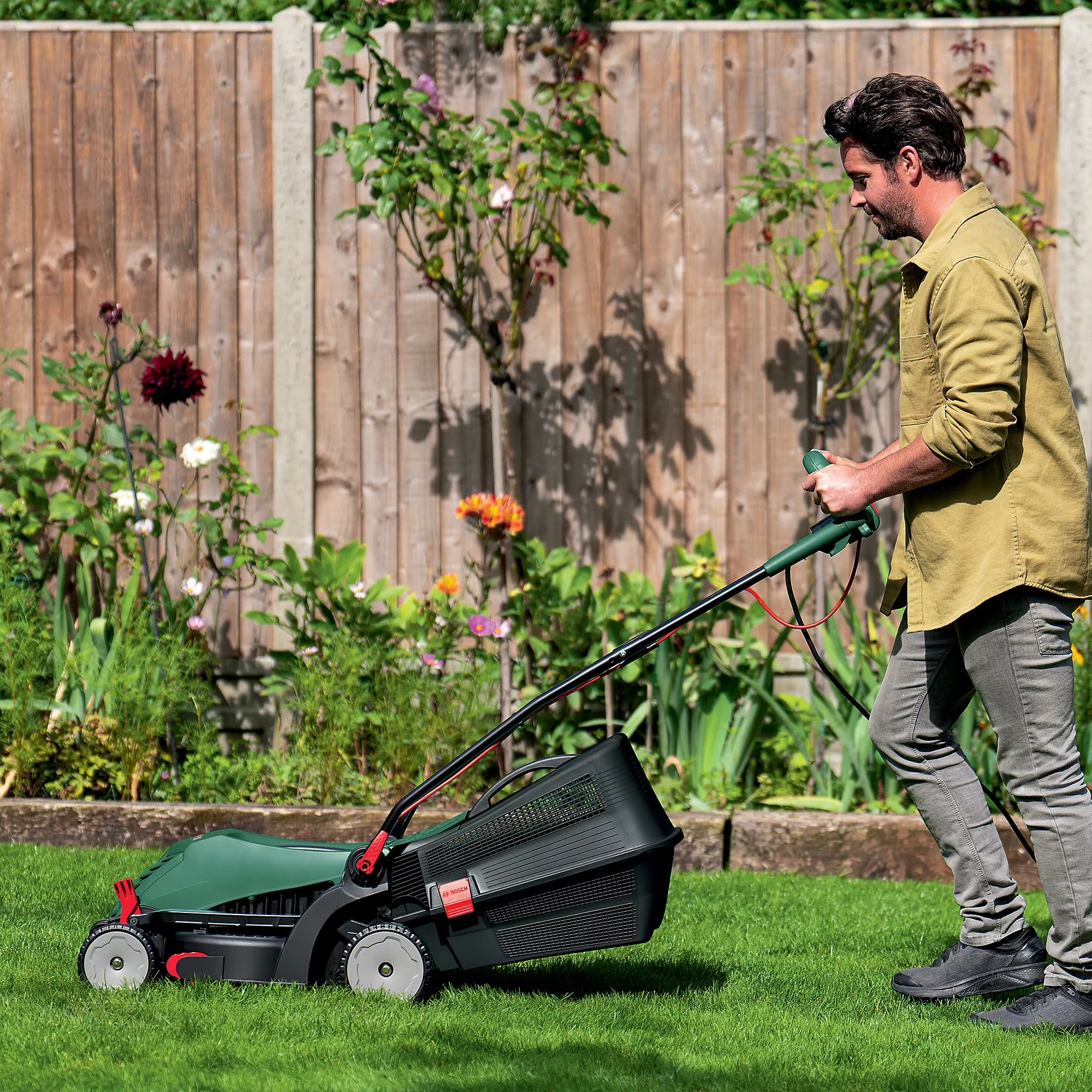 rrr1ewfwjpg Masina de tuns iarba Bosch, 37cm, 1400W