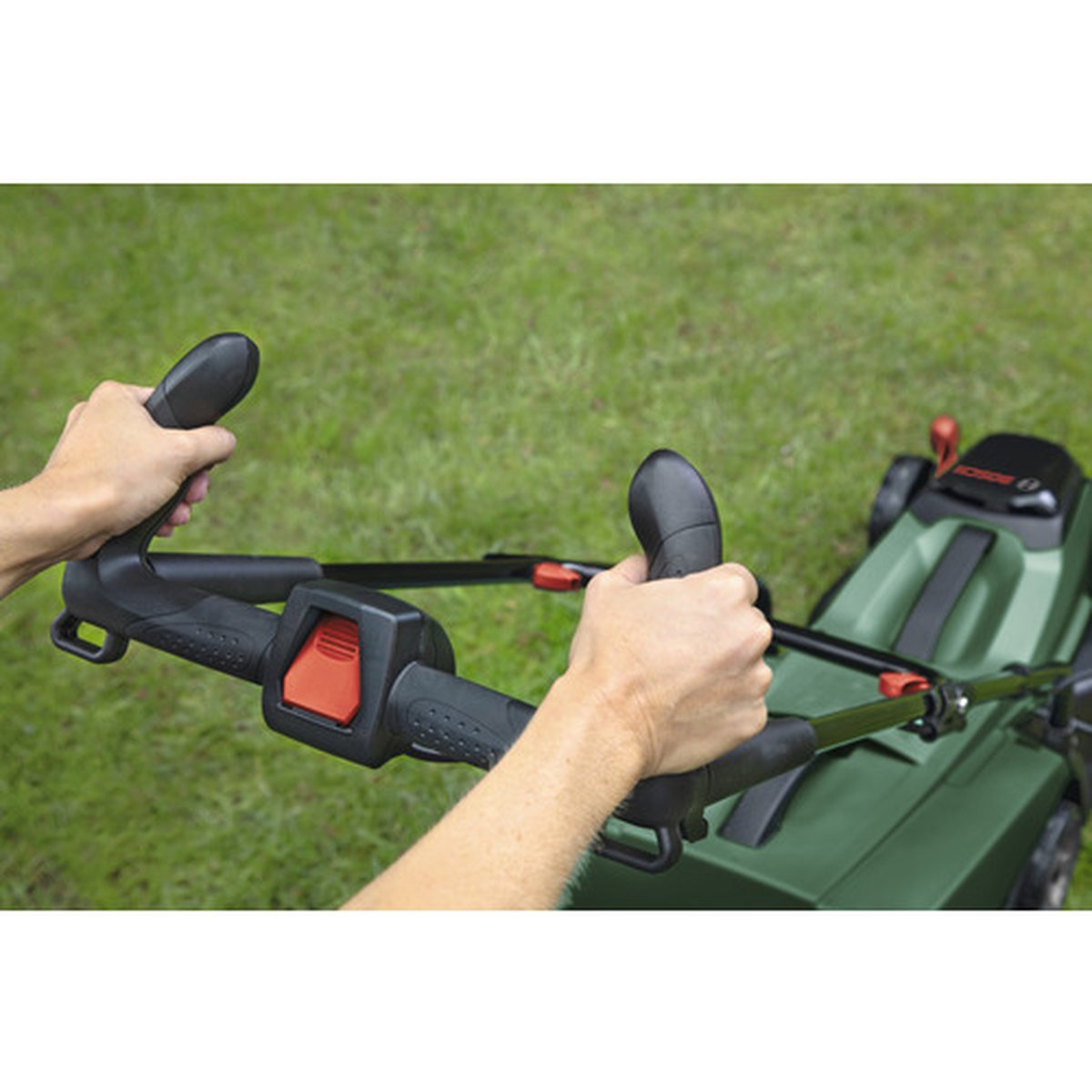 produs_GOD10508919_4.jpg Bosch CityMower 18V-32: Tuns iarba ușor