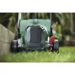 Bosch CityMower 18V-32: Tuns iarba ușor