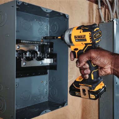 Mașină de Găurit DeWalt DCF809D2T 18V, 2Ah - Putere și Performanță