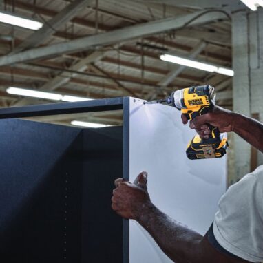 Mașină de Găurit DeWalt DCF809D2T 18V, 2Ah - Putere și Performanță