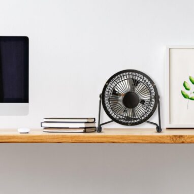 Ventilator mini de birou Equation Lara, 15 W, Ø 10 cm, Negru